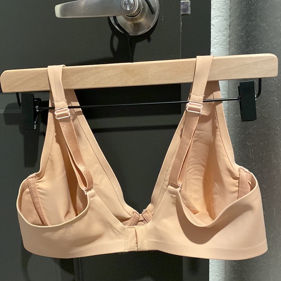 SOLD Soma Essentials Unlined Plunge - Picture 6 of 8